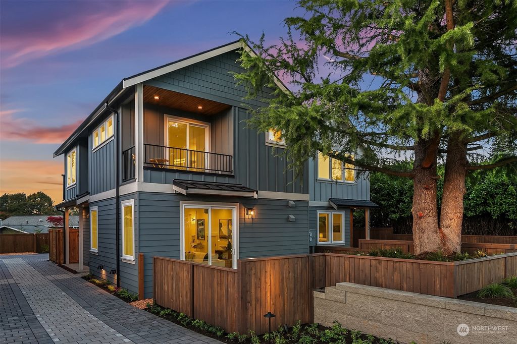 Photo of 532 19th Avenue #B, Kirkland, WA 98033 (MLS # 2326138)