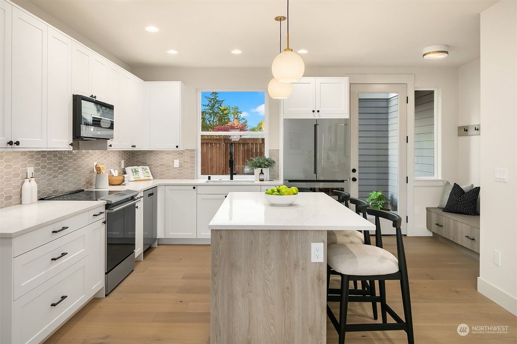 Photo of 532 19th Avenue #B, Kirkland, WA 98033 (MLS # 2326138)