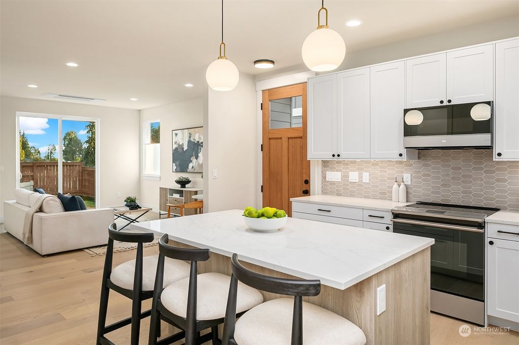 Photo of 532 19th Avenue #B, Kirkland, WA 98033 (MLS # 2326138)