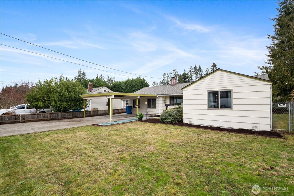 Photo of 15726 Palatine Avenue N, Shoreline, WA 98133 (MLS # 2461299)