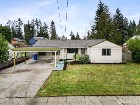 Photo of 15726 Palatine Avenue N, Shoreline, WA 98133 (MLS # 2461299)