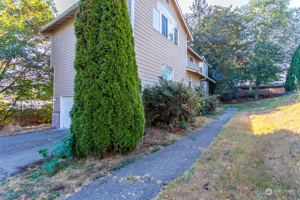 Photo of 512 21st Avenue Ct E, Milton, WA 98354 (MLS # 1977658)