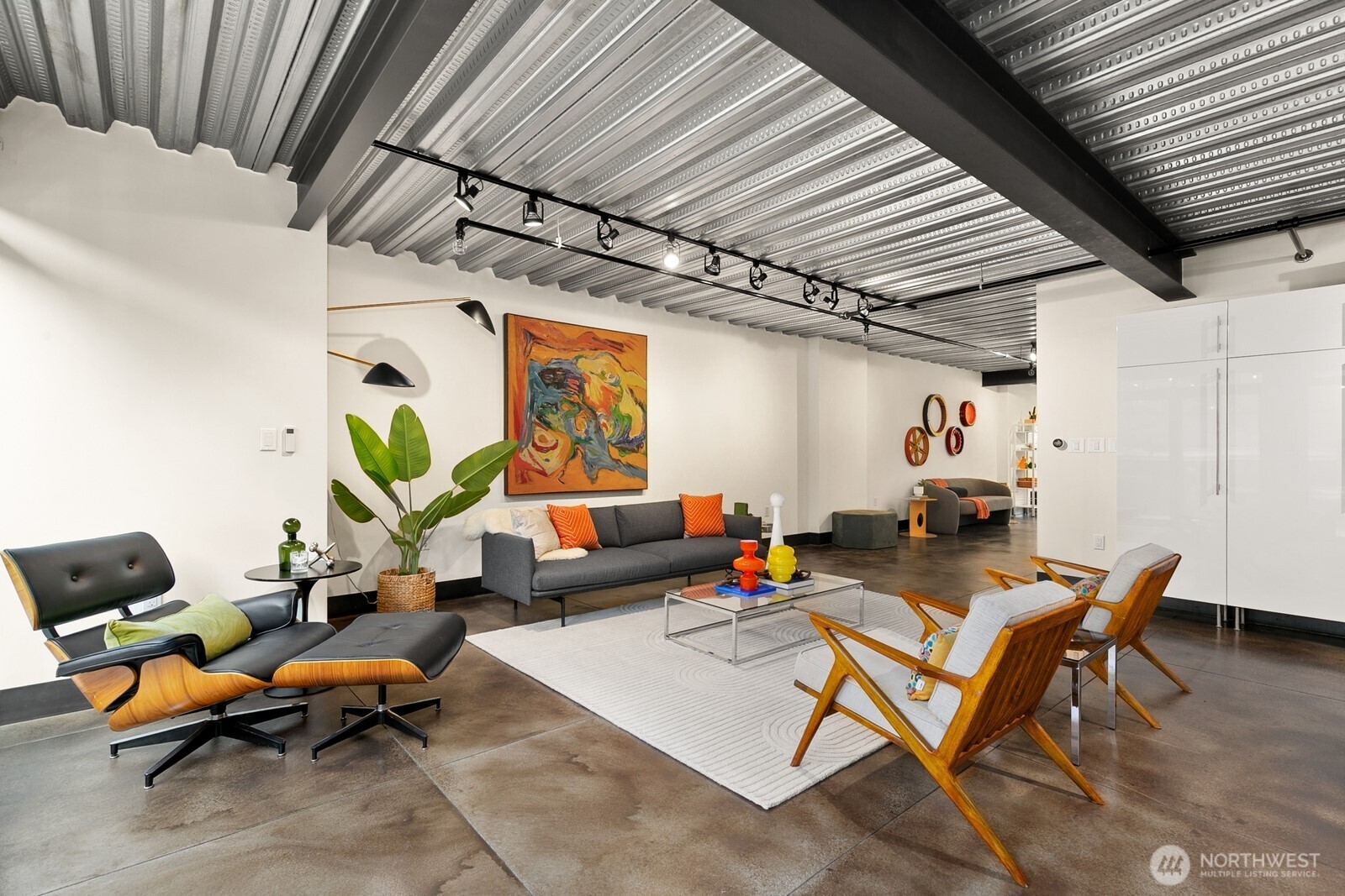 1310 E Union Street 202