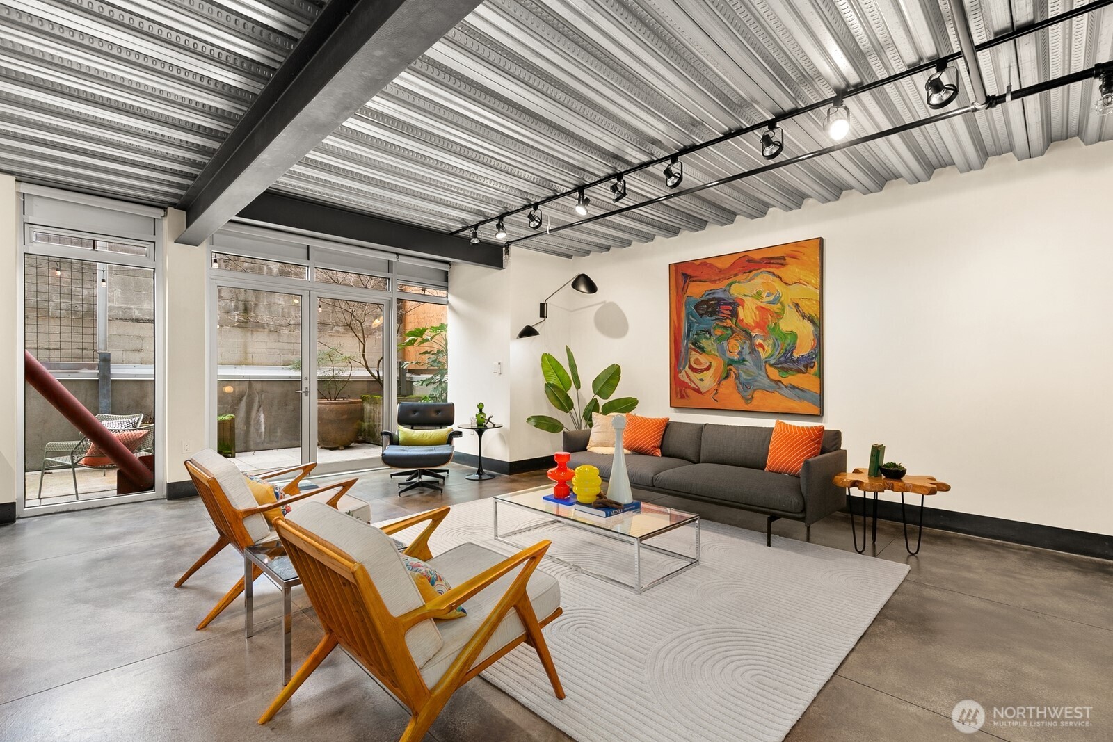 1310 E Union Street 202