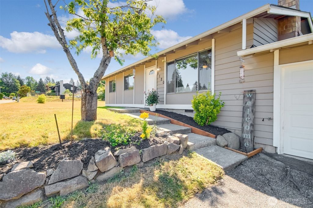 Photo of 9120 8th Street SE, Lake Stevens, WA 98258 (MLS # 2393063)