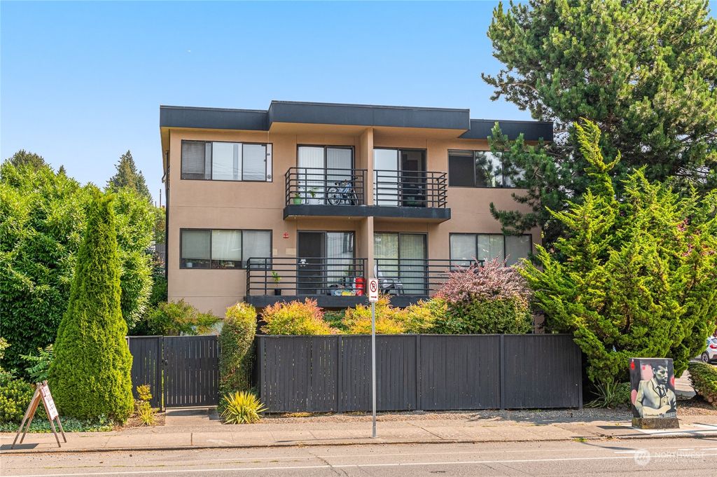Photo of 5454 Fauntleroy Avenue SW, Seattle, WA 98136 (MLS # 2288342)