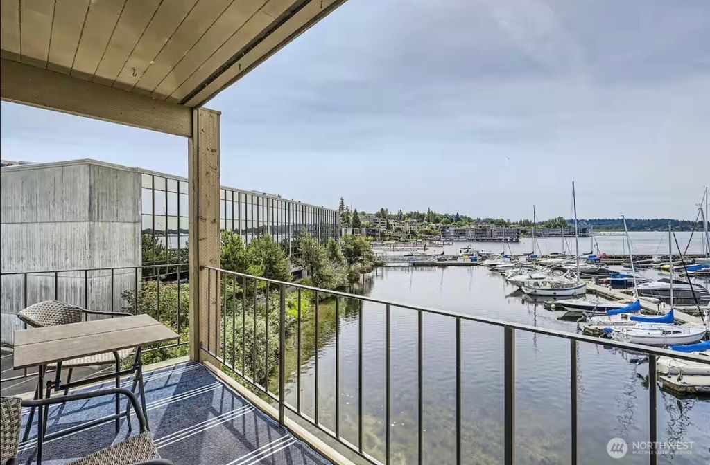 Photo of 65 Kirkland Avenue #302, Kirkland, WA 98033 (MLS # 2510677)