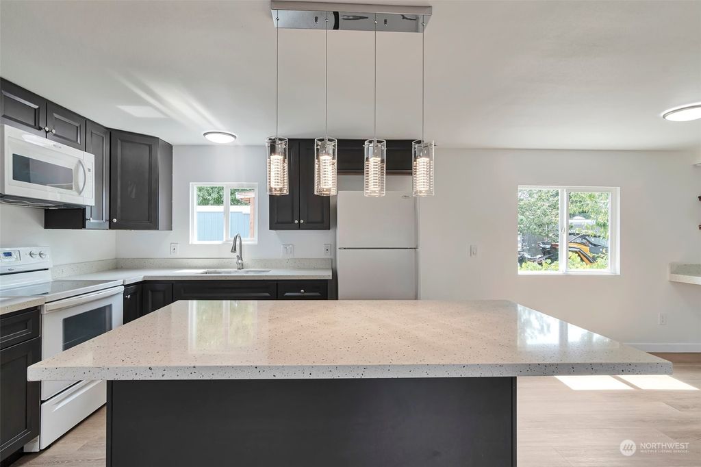 Photo of 15232 SE 272 Street #116, Kent, WA 98042 (MLS # 2274101)