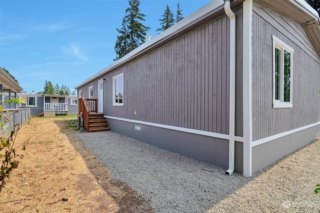 Photo of 15232 SE 272 Street #116, Kent, WA 98042 (MLS # 2274101)