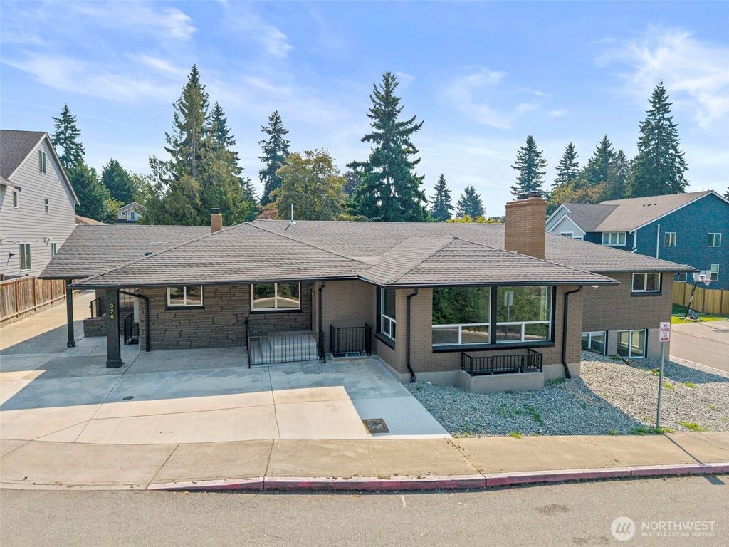 Photo of 1008 E Guiberson Street, Kent, WA 98030 (MLS # 2429609)