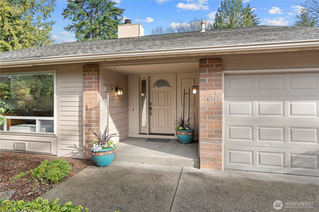 Photo of 6512 117th Place SE, Bellevue, WA 98006 (MLS # 2334309)