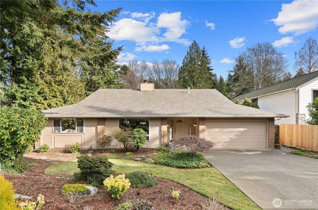 Photo of 6512 117th Place SE, Bellevue, WA 98006 (MLS # 2334309)