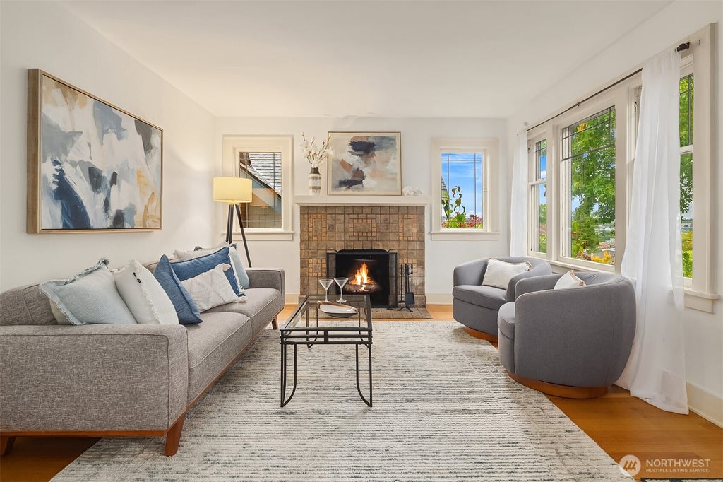Photo of 2609 Queen Anne Avenue N, Seattle, WA 98126 (MLS # 2579284)