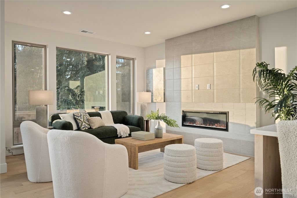 Photo of 8717 126th Avenue NE, Kirkland, WA 98033 (MLS # 2470319)