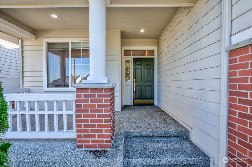 Photo of 13223 NE 92nd Way, Redmond, WA 98052 (MLS # 2260706)