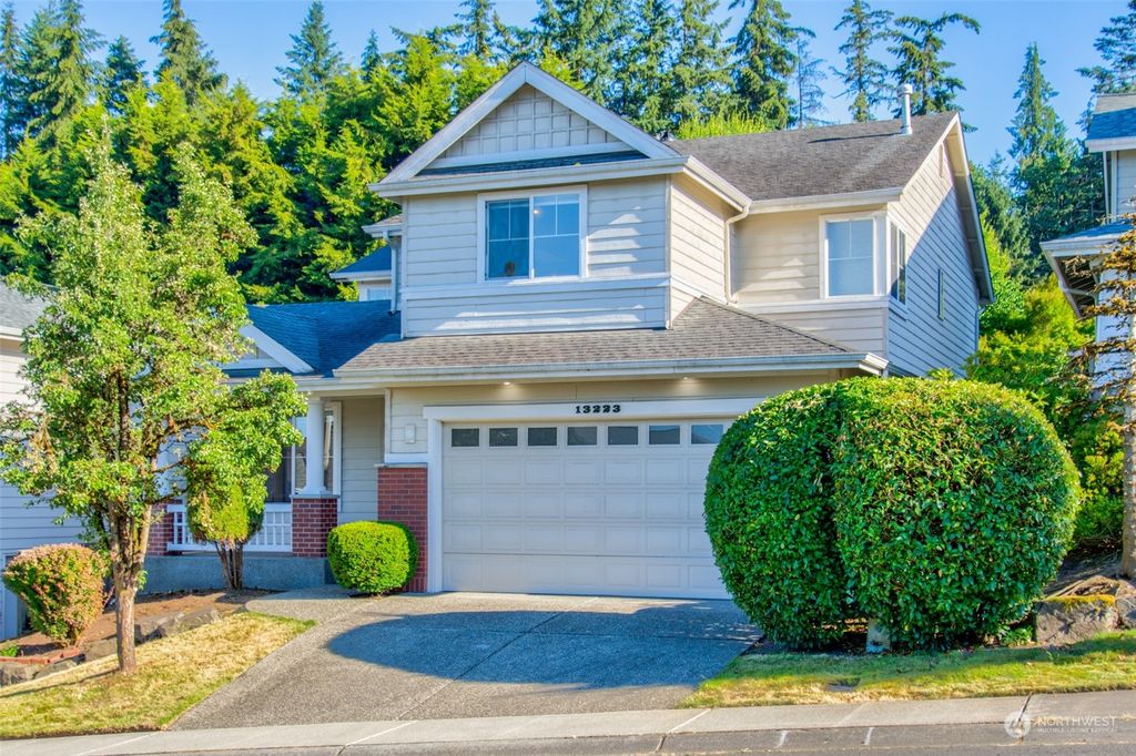 Photo of 13223 NE 92nd Way, Redmond, WA 98052 (MLS # 2260706)