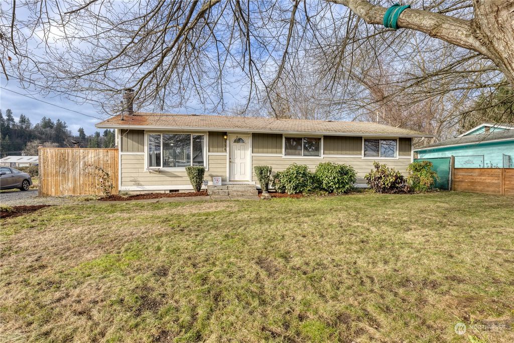 Photo of 119 Tacoma Boulevard N, Pacific, WA 98047 (MLS # 2025224)