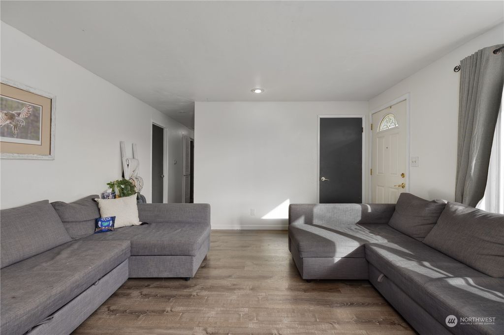 Photo of 119 Tacoma Boulevard N, Pacific, WA 98047 (MLS # 2025224)