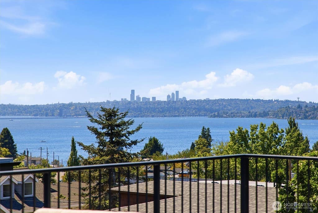 Photo of 120 15th Avenue, Kirkland, WA 98033 (MLS # 2566769)