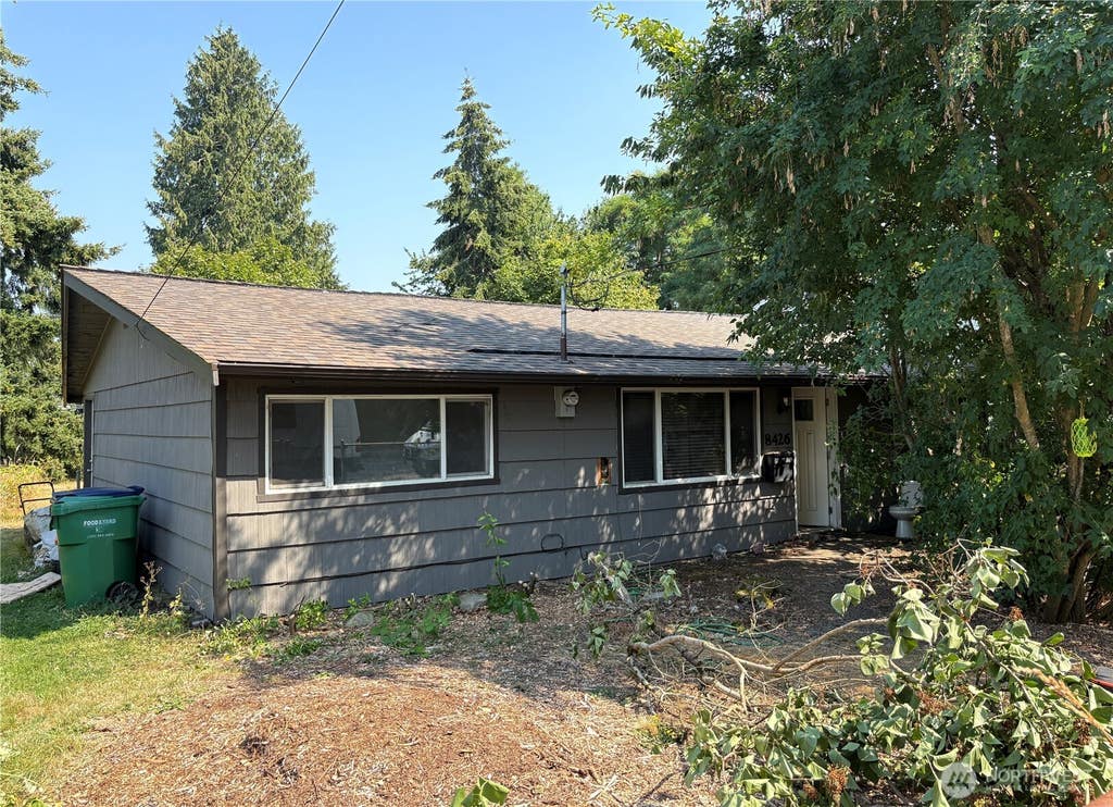 Photo of 8426 10th Avenue SW, Seattle, WA 98106 (MLS # 2565921)
