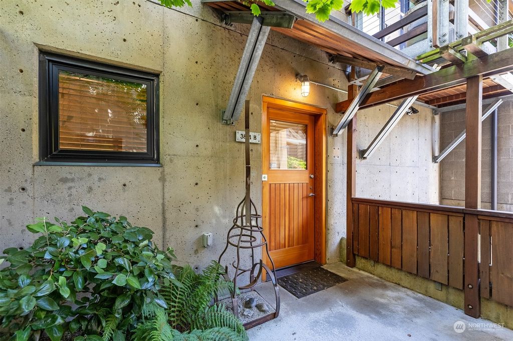 Photo of 3814 Evanston Avenue N #B, Seattle, WA 98103 (MLS # 2077917)