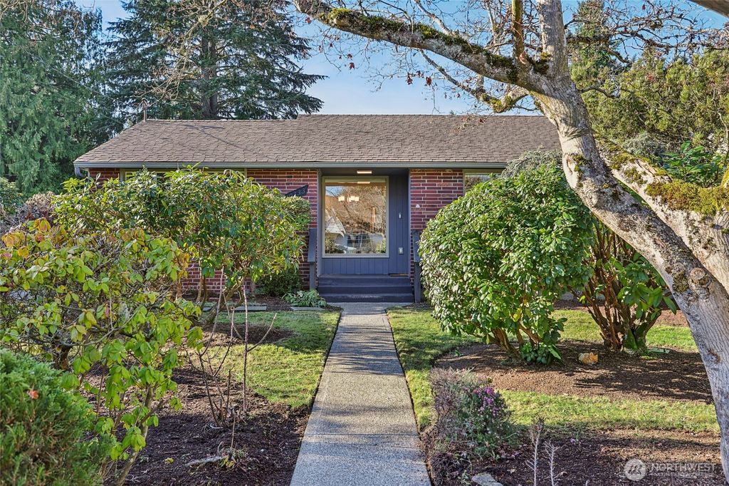 Photo of 10333 Densmore Avenue N, Seattle, WA 98133 (MLS # 2470925)
