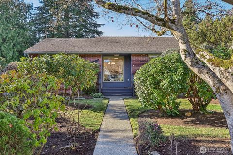 Photo of 10333 Densmore Avenue N, Seattle, WA 98133 (MLS # 2470925)