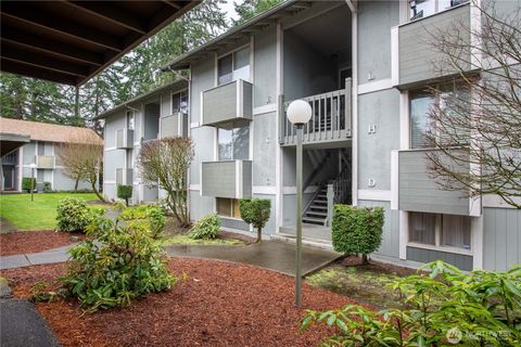 Photo of 103 S 340th Street #G, Federal Way, WA 98003 (MLS # 2497279)