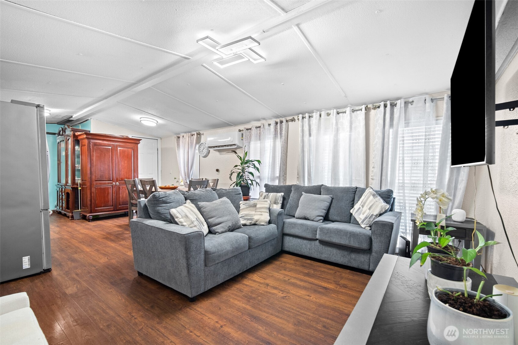 1400 N 30th Street 12