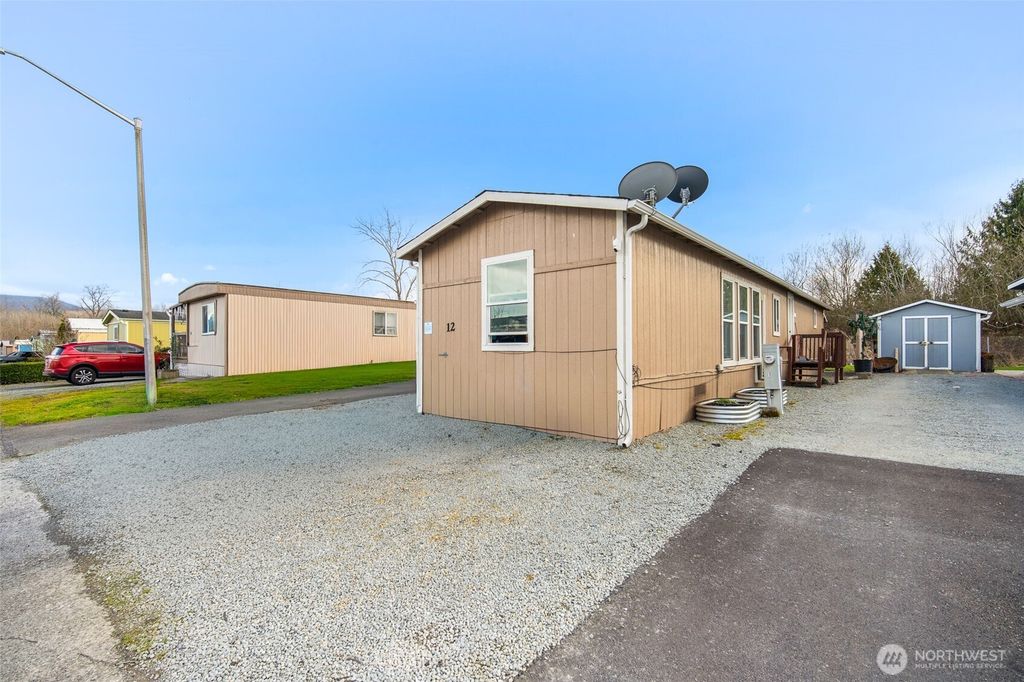 Photo of 1400 5595 Old N 30th Street, Mount Vernon, WA 98273 (MLS # 2485769)