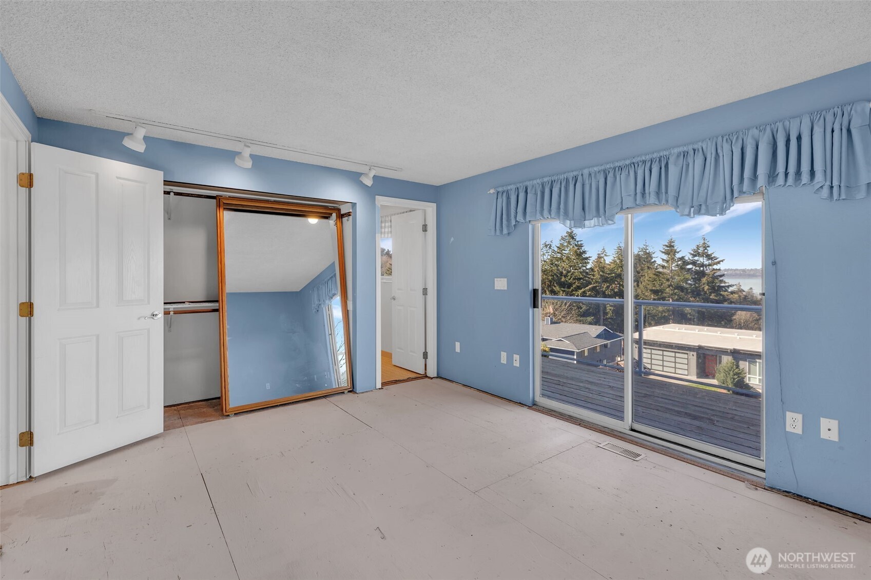 Tacoma, Washington 98422, United States, 3 Bedrooms Bedrooms, ,3 BathroomsBathrooms,Residential,Active,79427