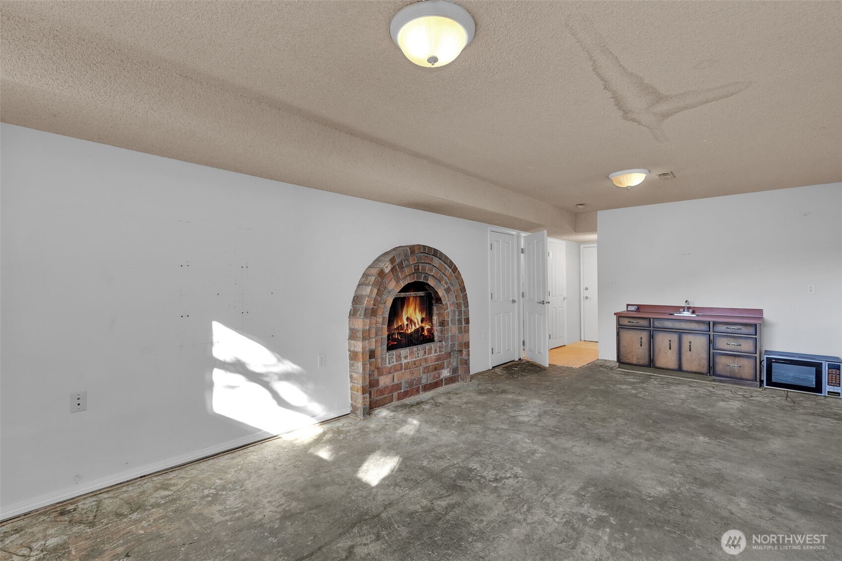 Tacoma, Washington 98422, United States, 3 Bedrooms Bedrooms, ,3 BathroomsBathrooms,Residential,Active,79427