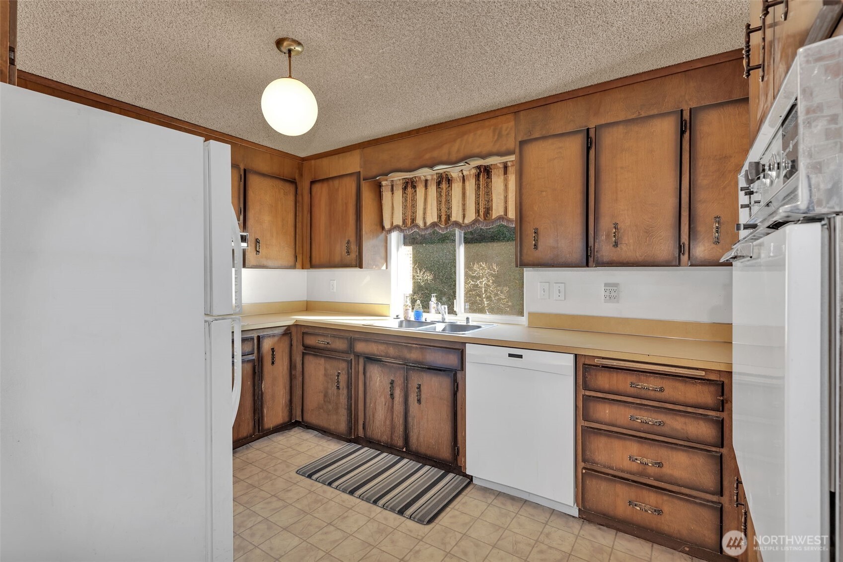 Tacoma, Washington 98422, United States, 3 Bedrooms Bedrooms, ,3 BathroomsBathrooms,Residential,Active,79427