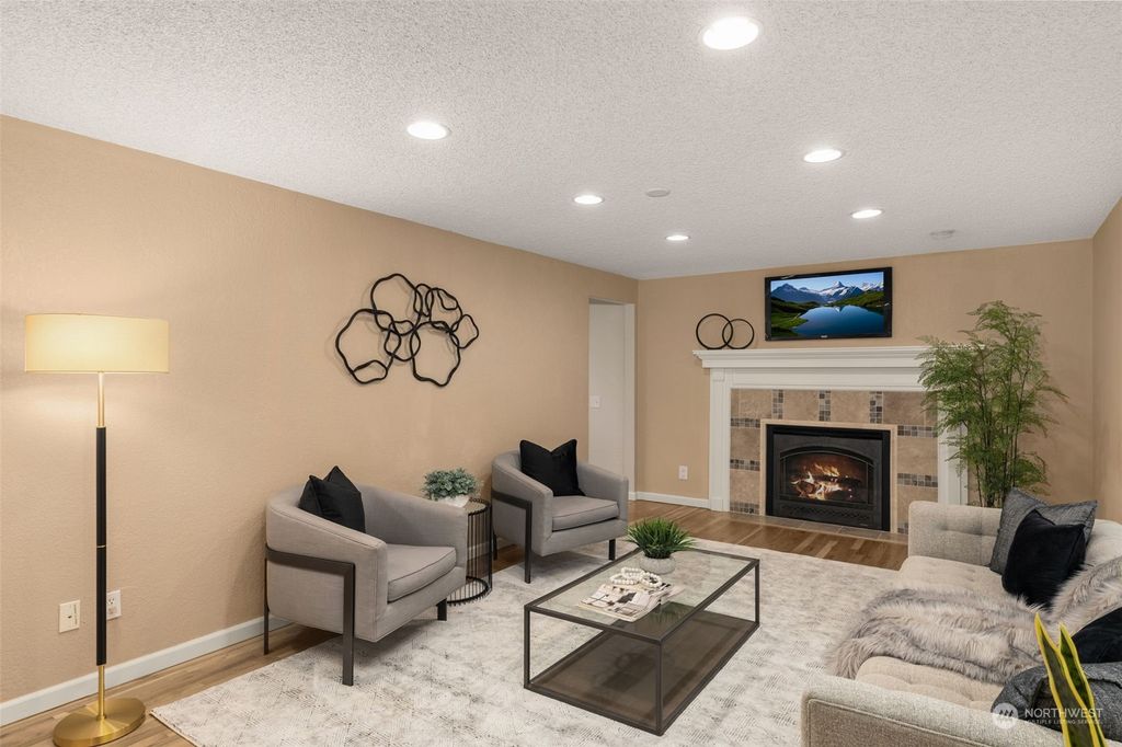 Photo of 6303 129th Avenue SE, Bellevue, WA 98006 (MLS # 2318775)