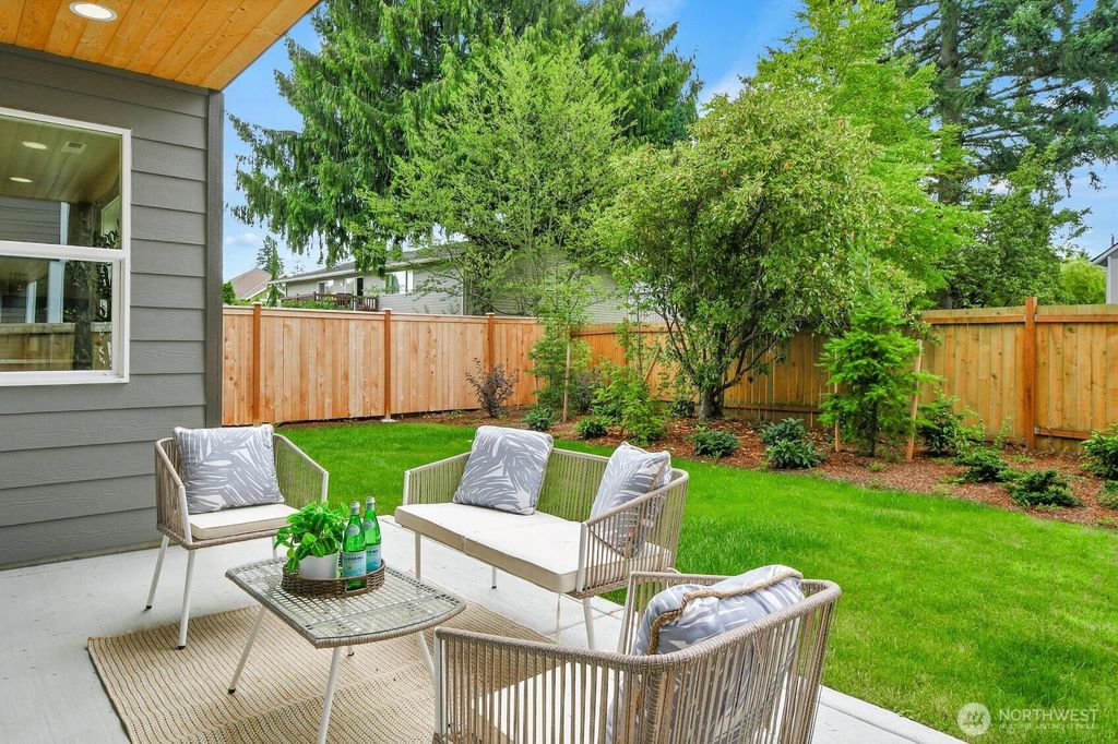 Photo of 14129 15th Avenue W, Lynnwood, WA 98087 (MLS # 2420238)