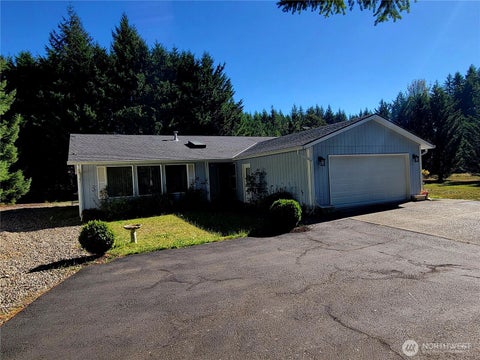 Photo of 165 S Hawkins Road, Winlock, WA 98596 (MLS # 2593595)