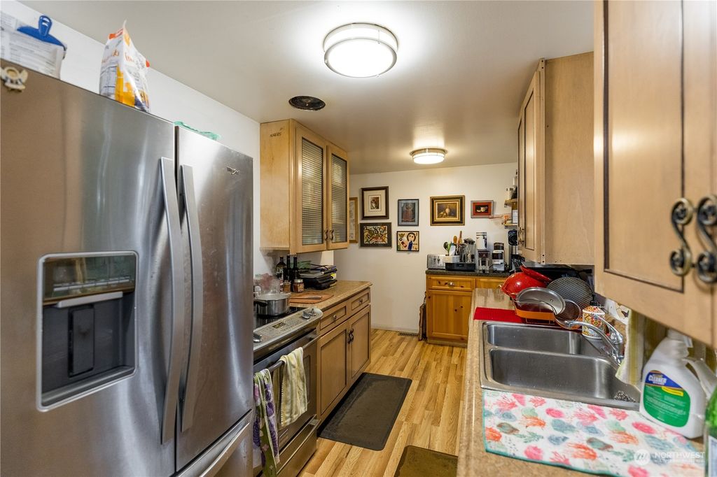 Photo of 7555 124th Avenue NE, Kirkland, WA 98033 (MLS # 2277827)