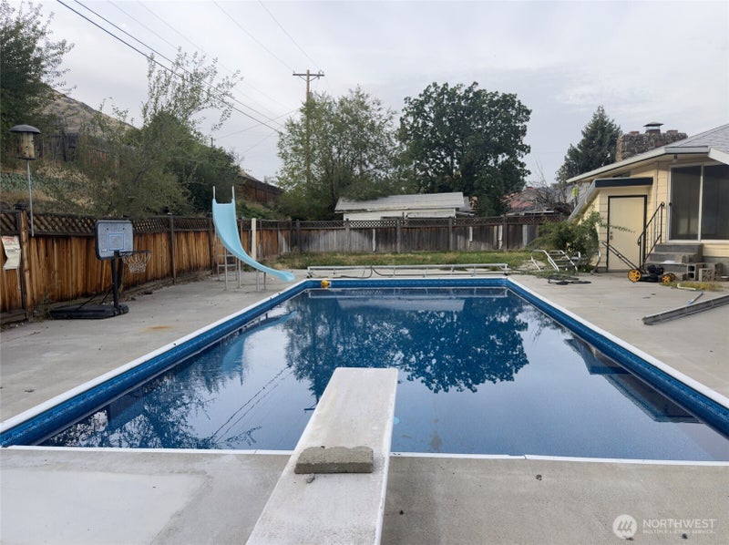 801 Tulip Street