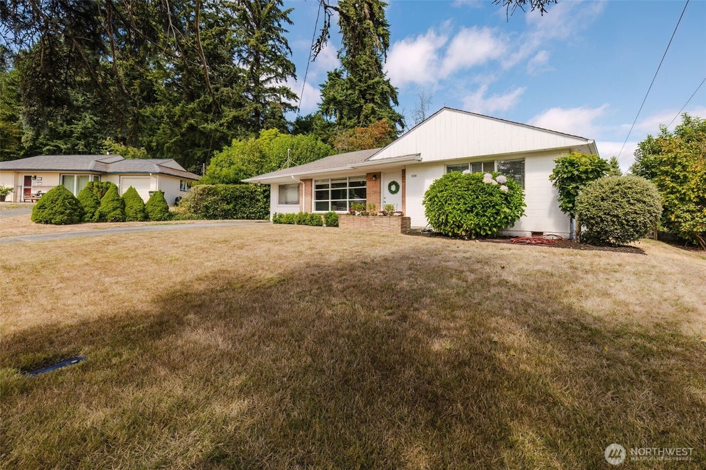 Photo of 2122 NE Sunrise Drive, Bremerton, WA 98310 (MLS # 2576374)