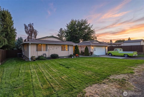 Photo of 1414 Avalon Street, Walla Walla, WA 99362 (MLS # 2585793)
