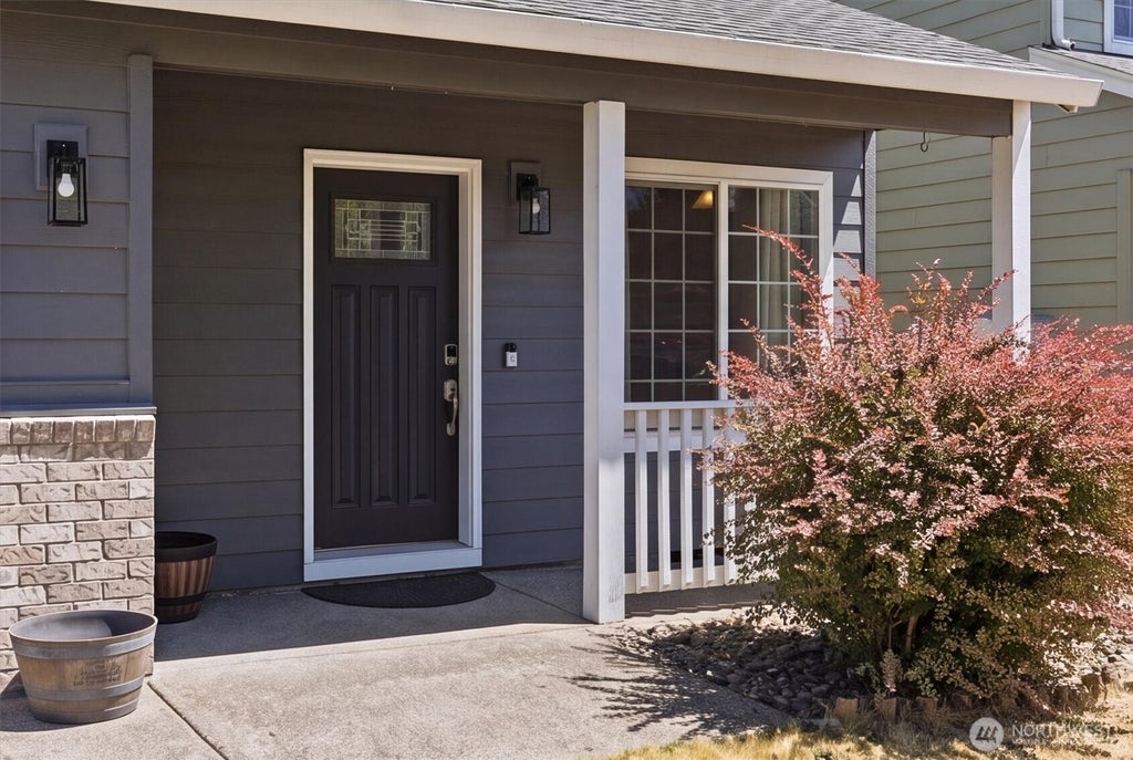 Photo of 16501 NE 12th Court, Ridgefield, WA 98642 (MLS # 2557244)