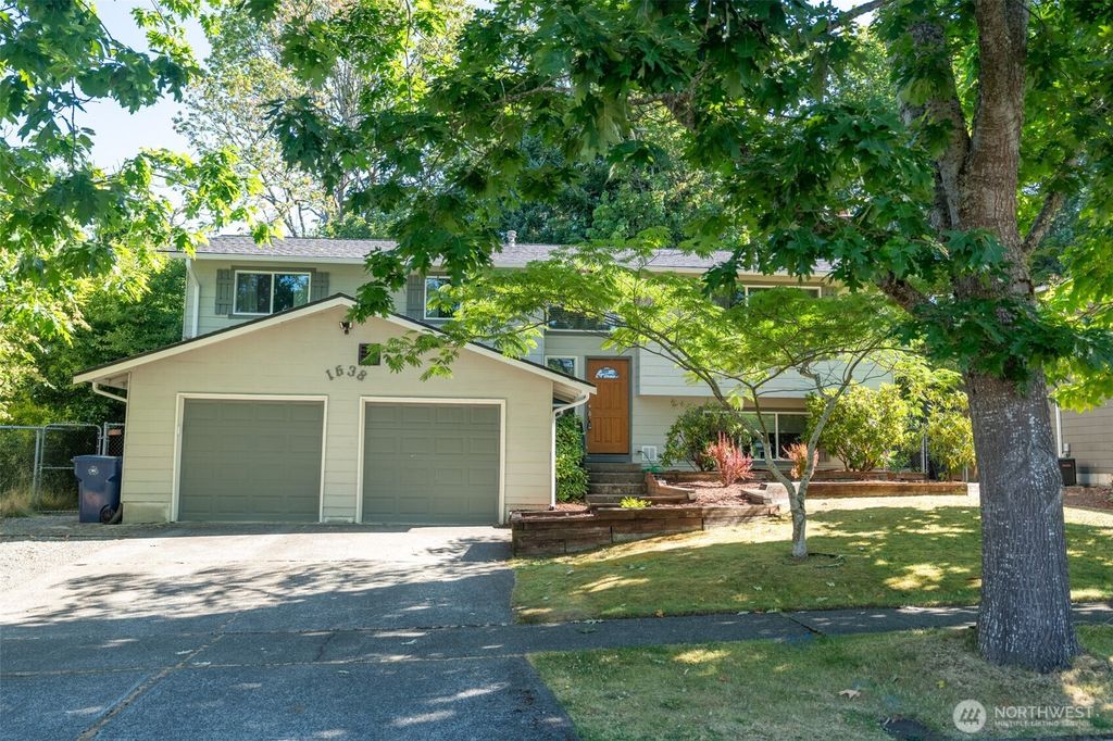 Photo of 1638 Index Avenue SE, Renton, WA 98058 (MLS # 2404221)