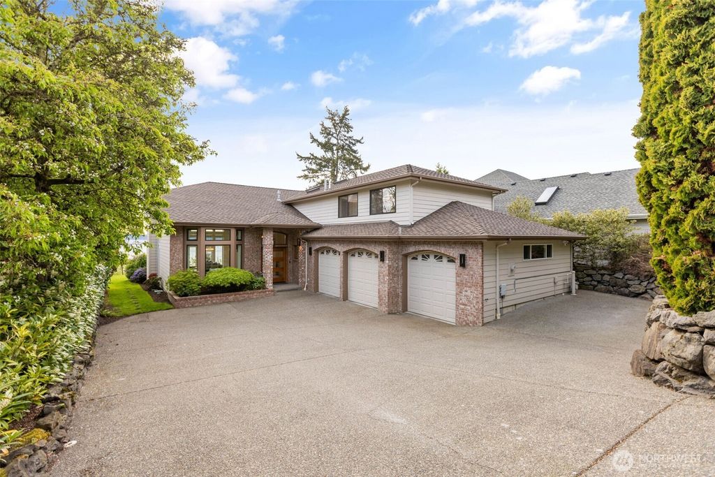 Photo of 26045 Marine View Drive S, Des Moines, WA 98198 (MLS # 2385102)