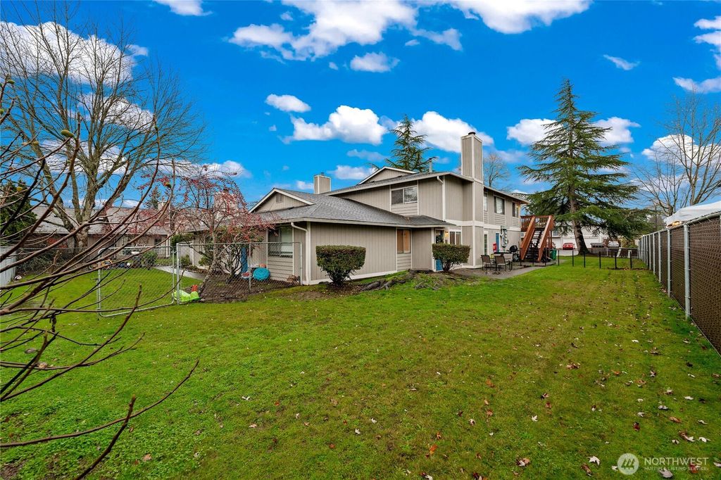 Photo of 919 30th Street NE, Auburn, WA 98002 (MLS # 2458795)