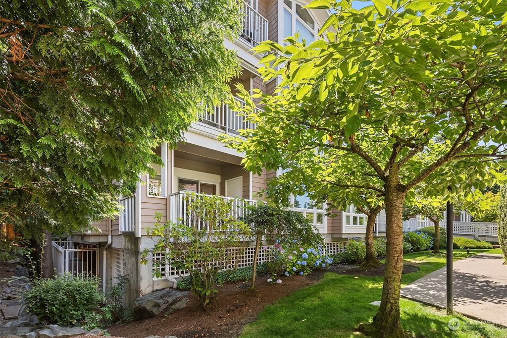 Photo of 702 Kirkland Way #6, Kirkland, WA 98033 (MLS # 2272143)