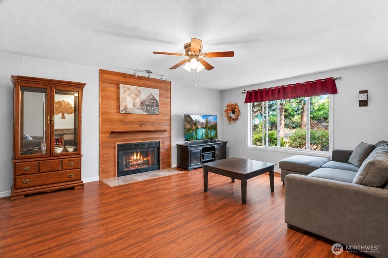 3073 Carpenter Hills Loop SE