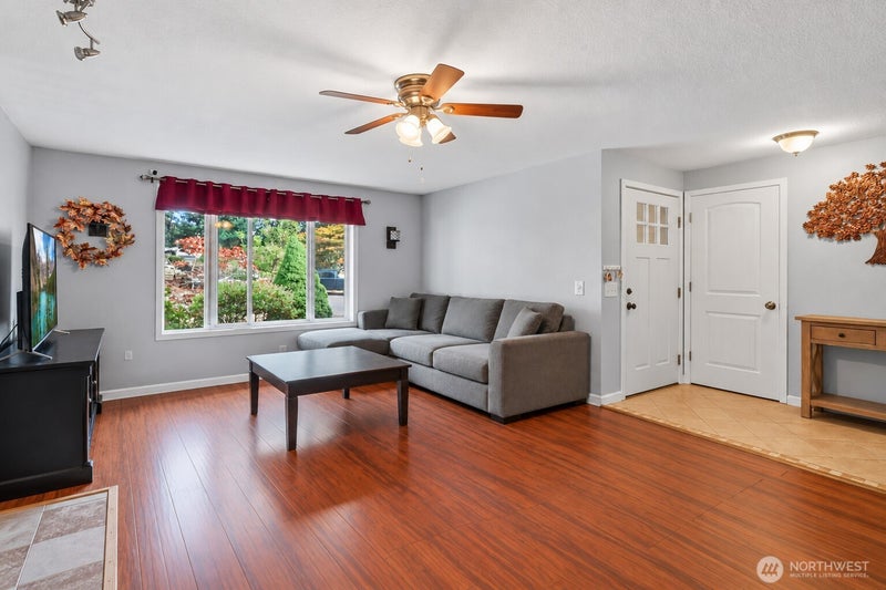 3073 Carpenter Hills Loop SE