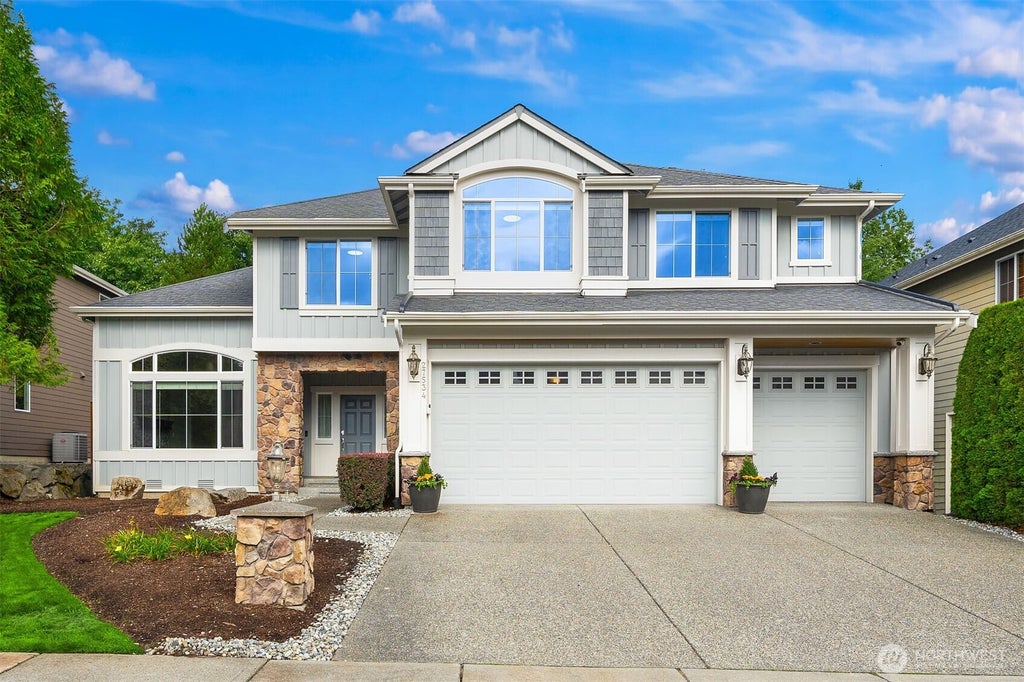 Photo of 27534 SE 28th Place, Sammamish, WA 98075 (MLS # 2583602)