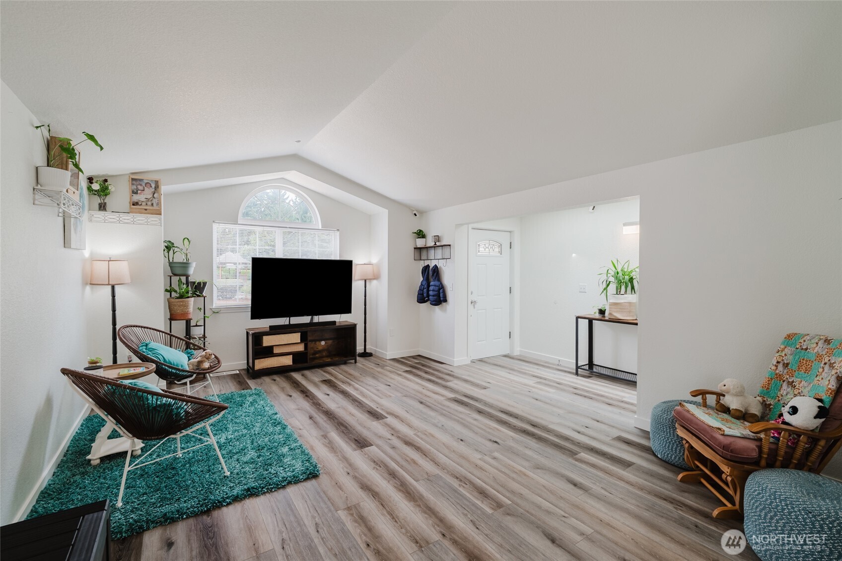 3130 NE Bonanza Court NE