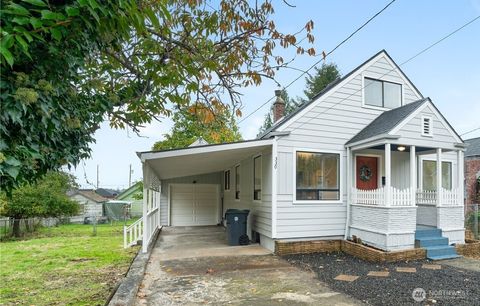 Photo of 330 Wheeler Avenue, Hoquiam, WA 98550 (MLS # 2449138)
